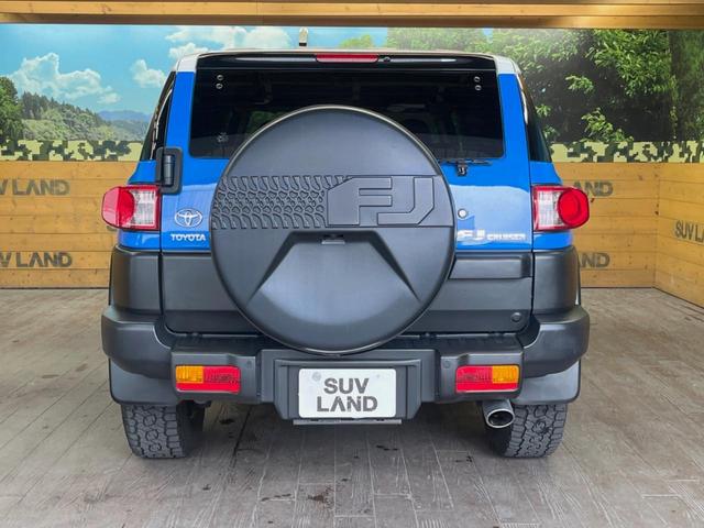 ＦＪクルーザー ベースグレード　禁煙車　４ＷＤ　純正ナビ　バックカメラ　ＥＴＣ　デジタルインナーミラー　横滑り防止機能　純正革巻きステアリング　純正１７インチアルミ　ＬＥＤヘッドライト（16枚目）