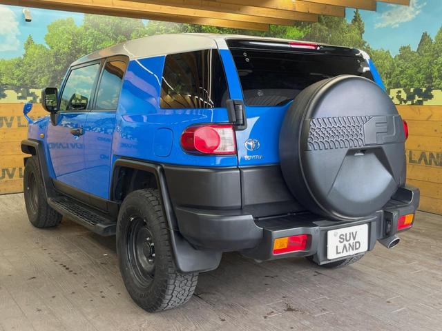 ＦＪクルーザー ベースグレード　禁煙車　４ＷＤ　純正ナビ　バックカメラ　ＥＴＣ　デジタルインナーミラー　横滑り防止機能　純正革巻きステアリング　純正１７インチアルミ　ＬＥＤヘッドライト（50枚目）