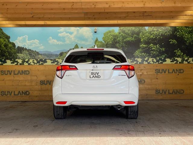 ヴェゼル ハイブリッドＺ・ホンダセンシング　禁煙車　純正ナビ　バックカメラ　レーダークルーズ　ＥＴＣ　シートヒーター　ホンダセンシング　スマートキー　純正革巻きステアリング　純正１７インチアルミ　ＬＥＤヘッドライト　ハーフレザーシート（16枚目）
