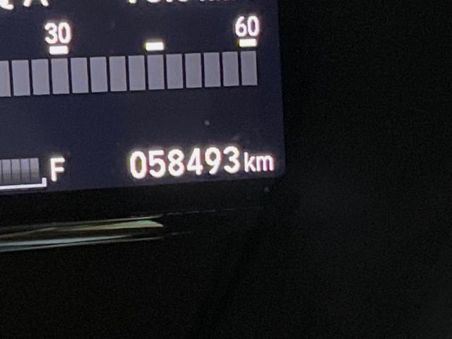 ヴェゼル ハイブリッドＺ・ホンダセンシング　禁煙車　純正ナビ　バックカメラ　レーダークルーズ　ＥＴＣ　シートヒーター　ホンダセンシング　スマートキー　純正革巻きステアリング　純正１７インチアルミ　ＬＥＤヘッドライト　ハーフレザーシート（31枚目）