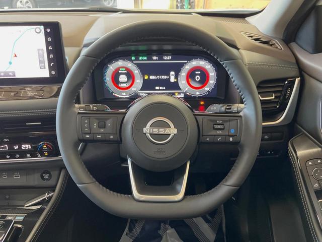 エクストレイル G e-4ORCE 禁煙車 サンルーフ ニッサンコネクト12.3型ディスプレイオーディオ 全周囲カメラ プロパイロット ブラインドスポットモニター シートヒーター 純正革巻きステアリング 純正19インチアルミ(12枚目)