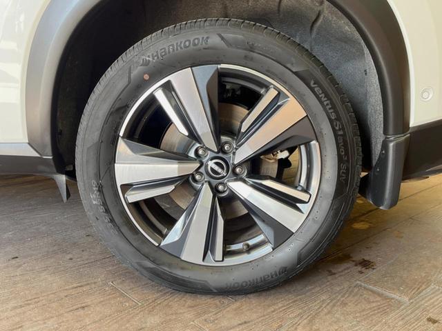 エクストレイル G e-4ORCE 禁煙車 サンルーフ ニッサンコネクト12.3型ディスプレイオーディオ 全周囲カメラ プロパイロット ブラインドスポットモニター シートヒーター 純正革巻きステアリング 純正19インチアルミ(13枚目)