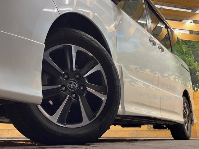 ヴォクシー ZS 煌II TRDエアロ 純正10インチナビ バックカメラ セーフティセンス 両側パワスラ クリアランスソナー フリップダウン LEDヘッド デュアルオートエアコン 16インチアルミ 革巻きステアリング ETC(13枚目)