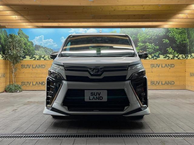 ヴォクシー ZS 煌II TRDエアロ 純正10インチナビ バックカメラ セーフティセンス 両側パワスラ クリアランスソナー フリップダウン LEDヘッド デュアルオートエアコン 16インチアルミ 革巻きステアリング ETC(14枚目)