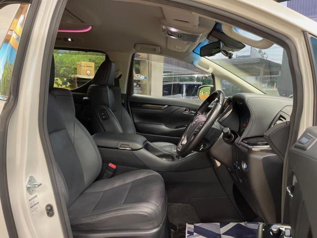 アルファード 2.5S Cパッケージ 禁煙車 純正9型ディスプレイオーディオ バックカメラ 12.8型フリップダウンモニター レーダークルーズコントロール シートベンチレーション 純正ウッドコンビステアリング 純正18インチアルミ(8枚目)