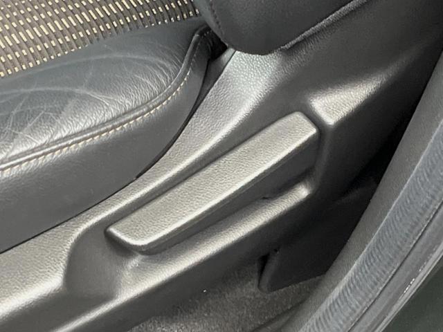 ヴェゼル ハイブリッドZ 純正ナビ バックカメラ クルーズコントロール シートヒーター 横滑り防止機能 スマートキー 純正革巻きステアリング 純正17インチアルミホイール 電動パーキング 左右独立オートエアコン(23枚目)