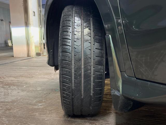 ヴェゼル ハイブリッドZ 純正ナビ バックカメラ クルーズコントロール シートヒーター 横滑り防止機能 スマートキー 純正革巻きステアリング 純正17インチアルミホイール 電動パーキング 左右独立オートエアコン(25枚目)