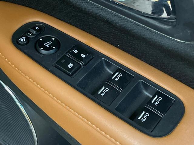 ヴェゼル ハイブリッドZ 純正ナビ バックカメラ クルーズコントロール シートヒーター 横滑り防止機能 スマートキー 純正革巻きステアリング 純正17インチアルミホイール 電動パーキング 左右独立オートエアコン(28枚目)