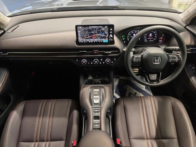 ZR-V e:HEV Z 禁煙車 純正9型ディスプレイオーディオ 全周囲カメラ レーダークルーズコントロール ETC BOSEサウンドシステム ブラインドスポットモニター 純正革巻きステアリング 純正18インチアルミ(2枚目)