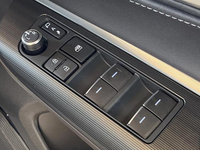 ハリアーハイブリッド Z 禁煙車 純正12.3型ディスプレイオーディオ バックカメラ レーダークルーズコントロール JBLサウンドシステム 純正18インチアルミホイール ブラインドスポットモニター 純正革巻きステアリング(36枚目)