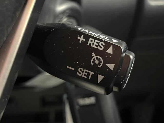 ランドクルーザー70 AX 4WD 純正ナビ 禁煙車 バックカメラ クルーズコントロール セーフティセンス ハーフレザーシート LEDヘッド オートマチックハイビーム ダウンヒルアシスト 純正16インチアルミ 電動デフロック(5枚目)