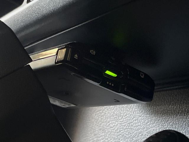 ランドクルーザー70 AX 4WD 純正ナビ 禁煙車 バックカメラ クルーズコントロール セーフティセンス ハーフレザーシート LEDヘッド オートマチックハイビーム ダウンヒルアシスト 純正16インチアルミ 電動デフロック(7枚目)