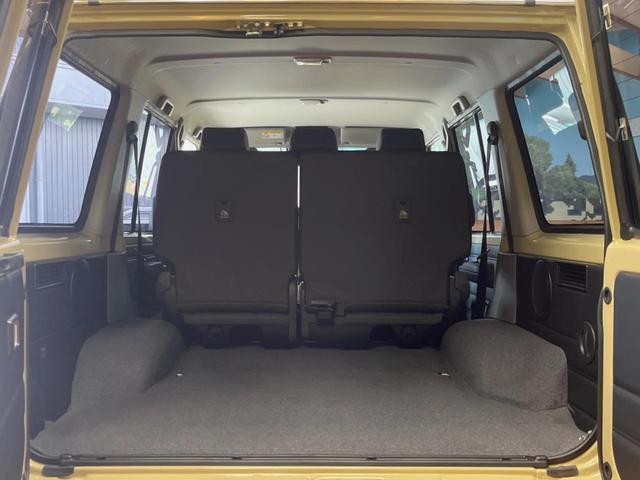 ランドクルーザー70 AX 4WD 純正ナビ 禁煙車 バックカメラ クルーズコントロール セーフティセンス ハーフレザーシート LEDヘッド オートマチックハイビーム ダウンヒルアシスト 純正16インチアルミ 電動デフロック(11枚目)