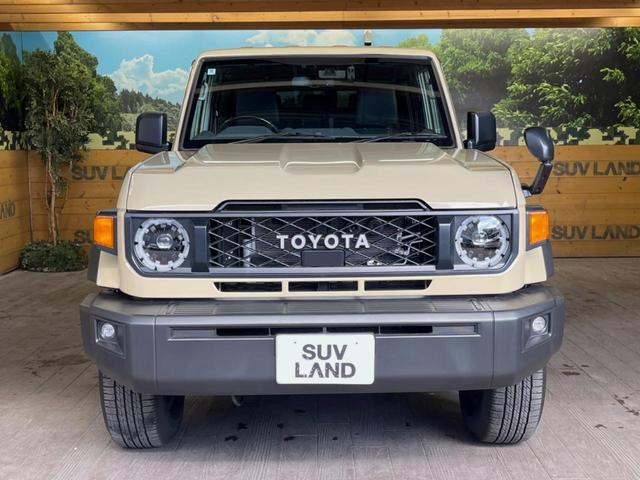 ランドクルーザー70 AX 4WD 純正ナビ 禁煙車 バックカメラ クルーズコントロール セーフティセンス ハーフレザーシート LEDヘッド オートマチックハイビーム ダウンヒルアシスト 純正16インチアルミ 電動デフロック(15枚目)
