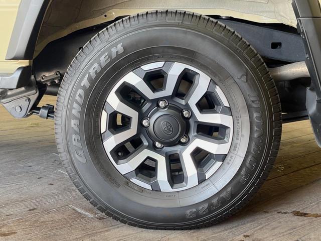 ランドクルーザー70 AX 4WD 純正ナビ 禁煙車 バックカメラ クルーズコントロール セーフティセンス ハーフレザーシート LEDヘッド オートマチックハイビーム ダウンヒルアシスト 純正16インチアルミ 電動デフロック(23枚目)