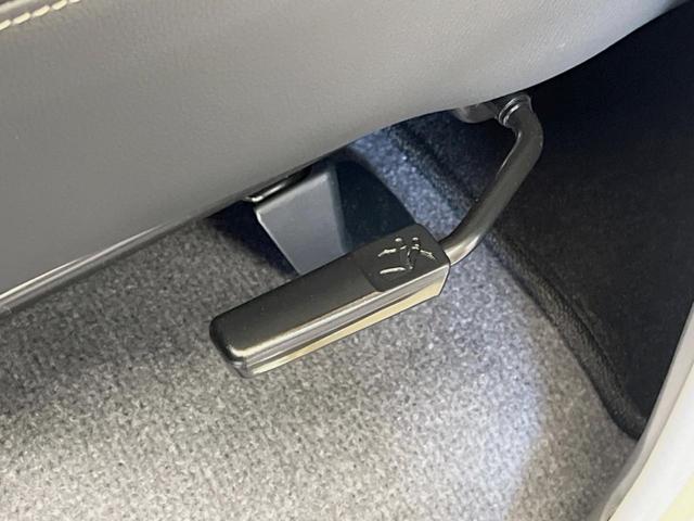 ランドクルーザー70 AX 4WD 純正ナビ 禁煙車 バックカメラ クルーズコントロール セーフティセンス ハーフレザーシート LEDヘッド オートマチックハイビーム ダウンヒルアシスト 純正16インチアルミ 電動デフロック(30枚目)