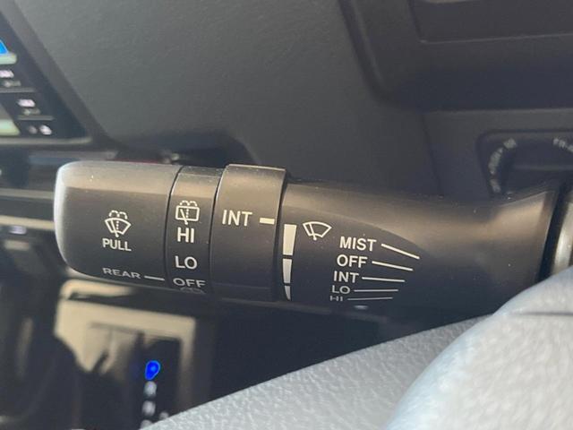 ランドクルーザー70 AX 4WD 純正ナビ 禁煙車 バックカメラ クルーズコントロール セーフティセンス ハーフレザーシート LEDヘッド オートマチックハイビーム ダウンヒルアシスト 純正16インチアルミ 電動デフロック(38枚目)