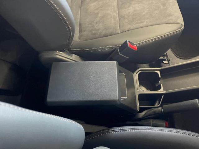 ランドクルーザー70 AX 4WD 純正ナビ 禁煙車 バックカメラ クルーズコントロール セーフティセンス ハーフレザーシート LEDヘッド オートマチックハイビーム ダウンヒルアシスト 純正16インチアルミ 電動デフロック(43枚目)