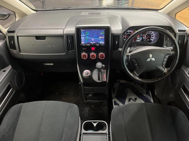 デリカＤ：５ Ｄ　パワーパッケージ　４ＷＤ　カロッツェリア８型ナビ　バックカメラ　ＸＴＲＥＭＥ－Ｊ１６インチアルミ　オールテレーンタイヤ　クルーズコントロール　禁煙車　両側電動スライドドア　シートヒーター　８人乗り（2枚目）