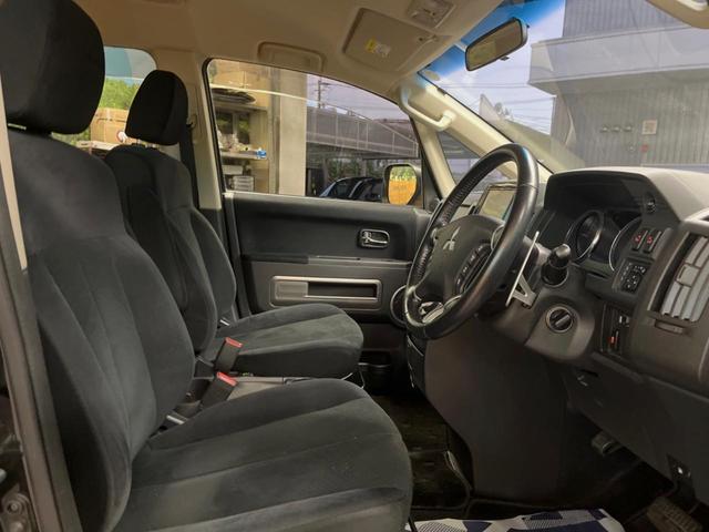 デリカＤ：５ Ｄ　パワーパッケージ　４ＷＤ　カロッツェリア８型ナビ　バックカメラ　ＸＴＲＥＭＥ－Ｊ１６インチアルミ　オールテレーンタイヤ　クルーズコントロール　禁煙車　両側電動スライドドア　シートヒーター　８人乗り（8枚目）