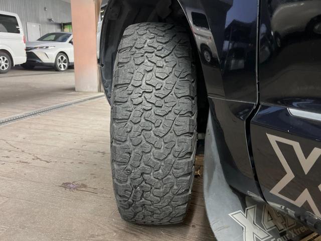 デリカＤ：５ Ｄ　パワーパッケージ　４ＷＤ　カロッツェリア８型ナビ　バックカメラ　ＸＴＲＥＭＥ－Ｊ１６インチアルミ　オールテレーンタイヤ　クルーズコントロール　禁煙車　両側電動スライドドア　シートヒーター　８人乗り（42枚目）