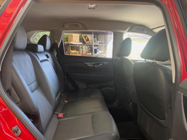 エクストレイル ２０Ｘｔｔ　エマージェンシーブレーキパッケージ　メーカーナビ　全周囲カメラ　エマージェンシーブレーキ　クルーズコントロール　パワーバックドア　４ＷＤ　シートヒーター　ダウンヒルアシスト　ＬＥＤヘッド　禁煙車　デュアルオートエアコン　１８インチアルミ（37枚目）