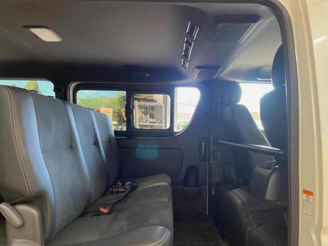 ハイエースバン スーパーGL ダークプライムII ディーゼル 4WD 10インチナビ 全周囲カメラ トヨタセーフティセンス 禁煙車 純正15インチオプションアルミ デジタルインナーミラー ビルトインETC オートハイビーム 純正15インチアルミ(9枚目)