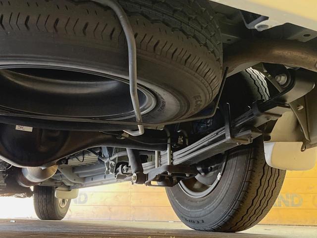 ハイエースバン スーパーGL ダークプライムII ディーゼル 4WD 10インチナビ 全周囲カメラ トヨタセーフティセンス 禁煙車 純正15インチオプションアルミ デジタルインナーミラー ビルトインETC オートハイビーム 純正15インチアルミ(20枚目)