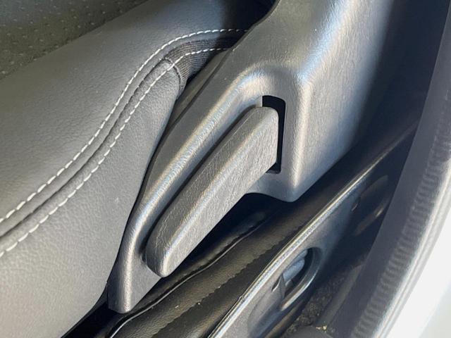 ハイエースバン スーパーGL ダークプライムII ディーゼル 4WD 10インチナビ 全周囲カメラ トヨタセーフティセンス 禁煙車 純正15インチオプションアルミ デジタルインナーミラー ビルトインETC オートハイビーム 純正15インチアルミ(23枚目)