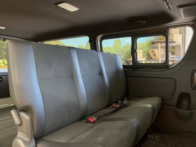 ハイエースバン スーパーGL ダークプライムII ディーゼル 4WD 10インチナビ 全周囲カメラ トヨタセーフティセンス 禁煙車 純正15インチオプションアルミ デジタルインナーミラー ビルトインETC オートハイビーム 純正15インチアルミ(33枚目)