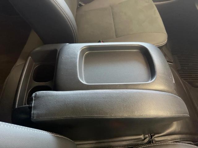 ハイエースバン スーパーGL ダークプライムII ディーゼル 4WD 10インチナビ 全周囲カメラ トヨタセーフティセンス 禁煙車 純正15インチオプションアルミ デジタルインナーミラー ビルトインETC オートハイビーム 純正15インチアルミ(52枚目)