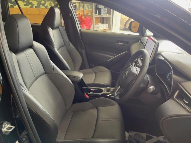 カローラクロス ハイブリッド Z ガラスルーフ 10.5インチディスプレイオーディオ 全周囲カメラ レーダークルーズ 禁煙車 ブラインドスポットモニター パワーバックドア パワーシート シートヒーター ETC クリアランスソナー(9枚目)