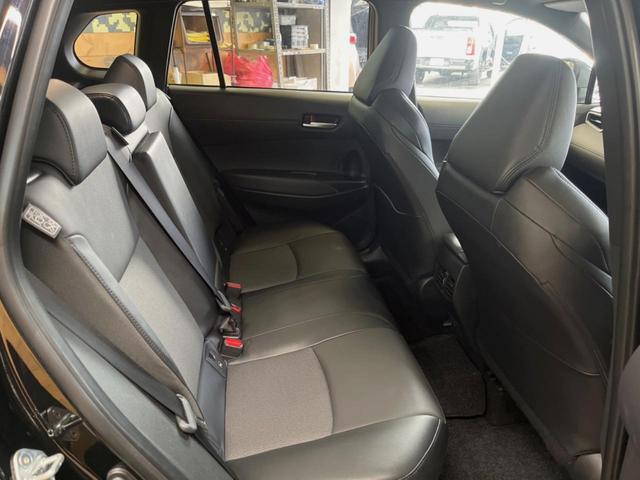 カローラクロス ハイブリッド Z ガラスルーフ 10.5インチディスプレイオーディオ 全周囲カメラ レーダークルーズ 禁煙車 ブラインドスポットモニター パワーバックドア パワーシート シートヒーター ETC クリアランスソナー(44枚目)