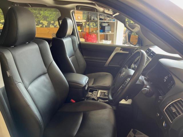 ランドクルーザープラド TX Lパッケージ 4WD 7人乗り サンルーフ モデリスタエアロ 純正9インチSDナビ バックカメラ 衝突被害軽減システム レーダークルーズ 禁煙車 黒革シート シートベンチレーション 電動格納サードシート ETC(8枚目)