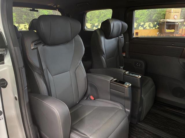 アルファードハイブリッド Ｚ　ムーンルーフ　１４型ディスプレイオーディオ　全周囲カメラ　レーダークルーズ　フリップダウンモニター　デジタルインナーミラー　メモリーシート　シートベンチレーション　パワーバックドア　オットマン　ＥＴＣ（10枚目）