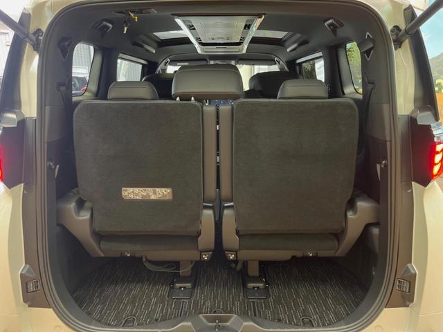 アルファードハイブリッド Ｚ　ムーンルーフ　１４型ディスプレイオーディオ　全周囲カメラ　レーダークルーズ　フリップダウンモニター　デジタルインナーミラー　メモリーシート　シートベンチレーション　パワーバックドア　オットマン　ＥＴＣ（12枚目）