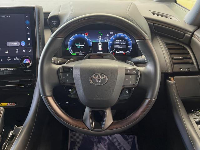 ヴェルファイアハイブリッド Ｚ　プレミア　ガラスルーフ　両側電動ドア　後席モニター　全周囲カメラ　衝突被害軽減システム　１００Ｖ電源　レーダークルーズ　電動リアゲート　レザーシート　前席中列シートエアコン　前席中列パワーシート（11枚目）