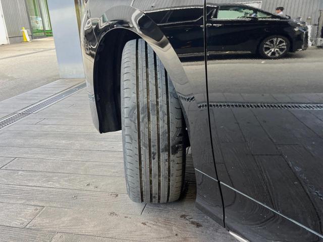 ヴェルファイアハイブリッド Ｚ　プレミア　ガラスルーフ　両側電動ドア　後席モニター　全周囲カメラ　衝突被害軽減システム　１００Ｖ電源　レーダークルーズ　電動リアゲート　レザーシート　前席中列シートエアコン　前席中列パワーシート（21枚目）