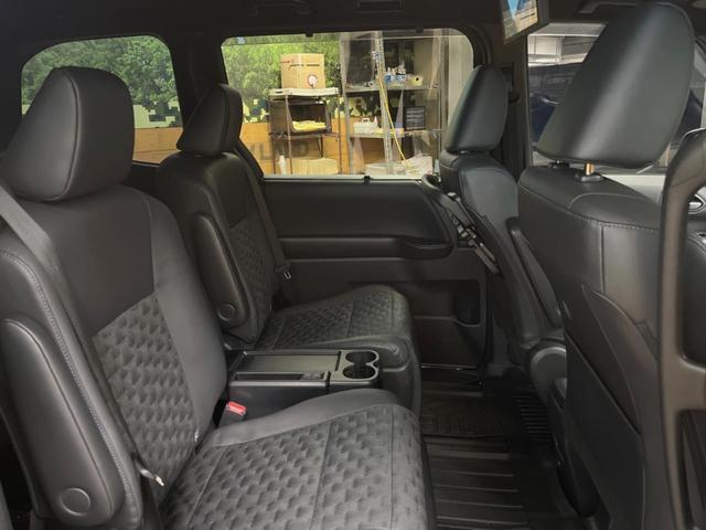 ヴォクシー Ｓ－Ｚ　モデリスタエアロ　１０．５型ディスプレイオーディオ　全周囲カメラ　レーダークルーズ　フリップダウンモニター　両側電動スライドドア　パワーバックドア　ブラインドスポットモニター　ＥＴＣ　シートヒーター（38枚目）