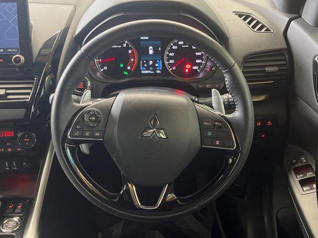 エクリプスクロス ブラックエディション 禁煙車 サンルーフ ディスプレイオーディオ 全周囲カメラ マイパイロット パワーシート パワーバックドア 合皮レザーシート 18インチアルミ オートブレーキホールド シートヒーター Bluetooth(12枚目)