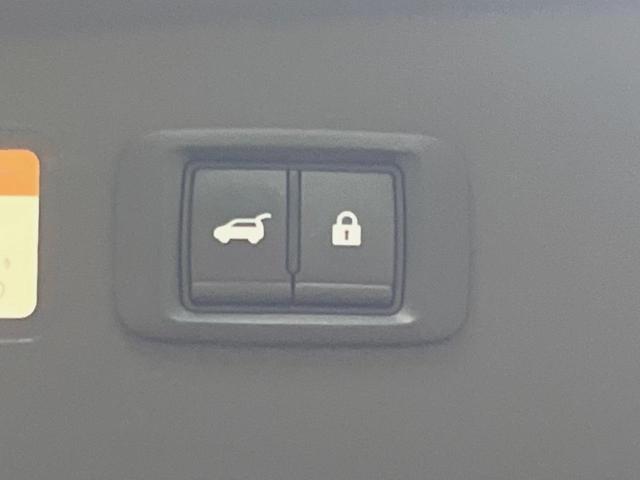 エクリプスクロス ブラックエディション 禁煙車 サンルーフ ディスプレイオーディオ 全周囲カメラ マイパイロット パワーシート パワーバックドア 合皮レザーシート 18インチアルミ オートブレーキホールド シートヒーター Bluetooth(25枚目)