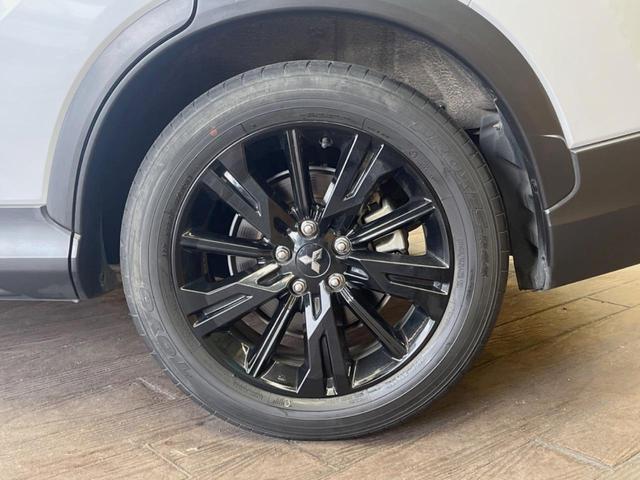 エクリプスクロス ブラックエディション 禁煙車 サンルーフ ディスプレイオーディオ 全周囲カメラ マイパイロット パワーシート パワーバックドア 合皮レザーシート 18インチアルミ オートブレーキホールド シートヒーター Bluetooth(26枚目)