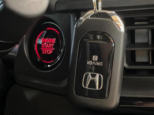 WR-V Z ブラックスタイル 登録済未使用車 純正8インチナビ バックカメラ 衝突被害軽減システム レーダークルーズ コーナーセンサー スマートキー LEDヘッド 車線逸脱警報 オートライト グレード専用純正17インチアルミ(6枚目)