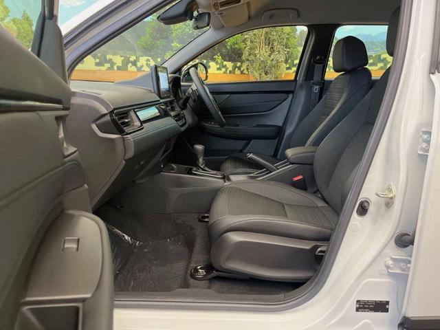 WR-V Z ブラックスタイル 登録済未使用車 純正8インチナビ バックカメラ 衝突被害軽減システム レーダークルーズ コーナーセンサー スマートキー LEDヘッド 車線逸脱警報 オートライト グレード専用純正17インチアルミ(24枚目)