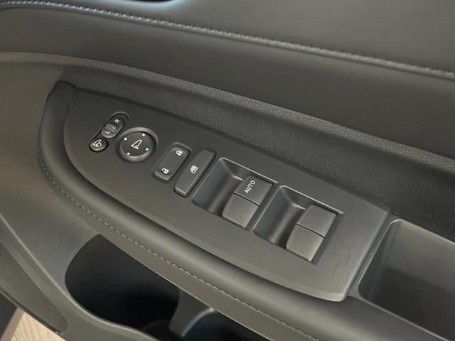 WR-V Z ブラックスタイル 登録済未使用車 純正8インチナビ バックカメラ 衝突被害軽減システム レーダークルーズ コーナーセンサー スマートキー LEDヘッド 車線逸脱警報 オートライト グレード専用純正17インチアルミ(31枚目)