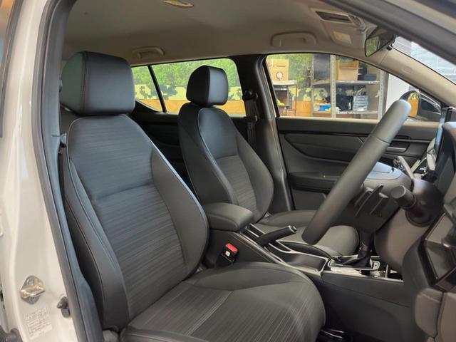 WR-V Z ブラックスタイル 登録済未使用車 純正8インチナビ バックカメラ 衝突被害軽減システム レーダークルーズ コーナーセンサー スマートキー LEDヘッド 車線逸脱警報 オートライト グレード専用純正17インチアルミ(32枚目)