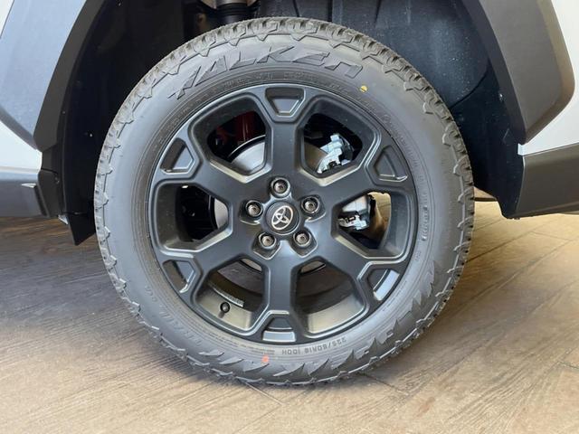 RAV4 ハイブリッドアドベンチャー オフロードパッケージII 登録済未使用車 10.5インチディスプレイオーディオ バックカメラ セーフティセンス レーダークルーズ 前席シートエアコン パワーシート コーナーセンサー ブラインドスポットモニター ルーフレール(26枚目)
