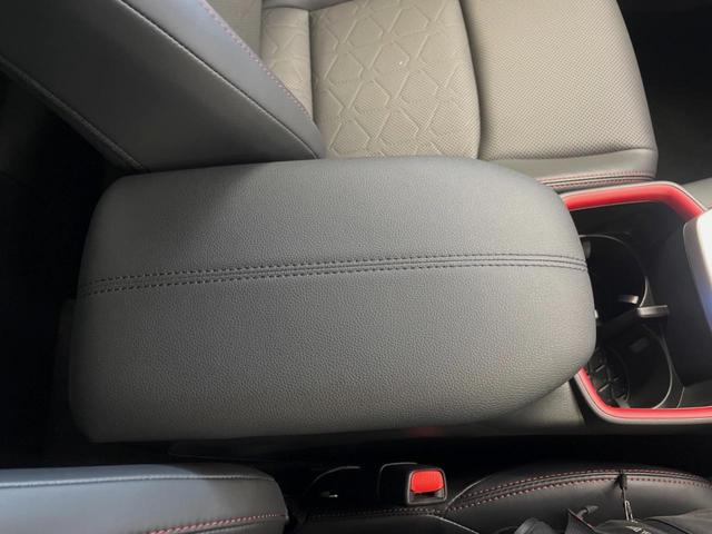 RAV4 ハイブリッドアドベンチャー オフロードパッケージII 登録済未使用車 10.5インチディスプレイオーディオ バックカメラ セーフティセンス レーダークルーズ 前席シートエアコン パワーシート コーナーセンサー ブラインドスポットモニター ルーフレール(47枚目)