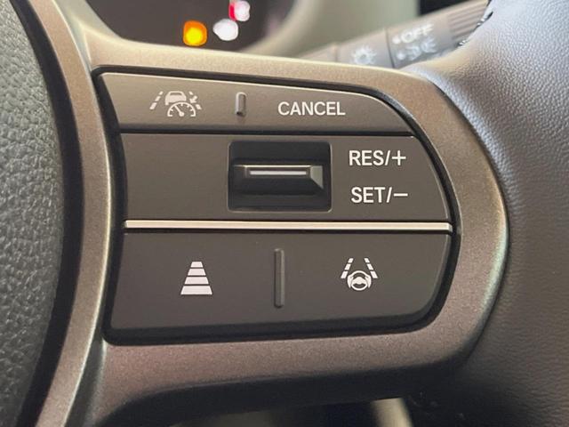 フリード クロスター　登録済未使用　レーダークルーズコントロール　両側電動スライドドア　ホンダセンシング　シートヒーター　　スマートキー　革巻きステアリング　１５インチ純正アルミ　ルーフレール　ＬＥＤヘッドライト（3枚目）