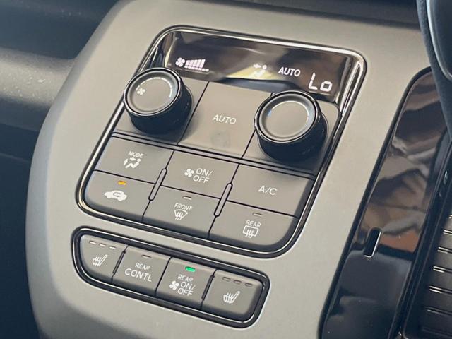 フリード クロスター　登録済未使用　レーダークルーズコントロール　両側電動スライドドア　ホンダセンシング　シートヒーター　　スマートキー　革巻きステアリング　１５インチ純正アルミ　ルーフレール　ＬＥＤヘッドライト（5枚目）